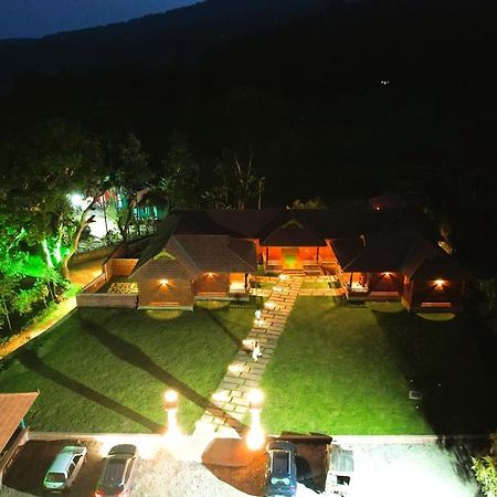 Parampara Resort By Malnadstays Kalasa Esterno foto