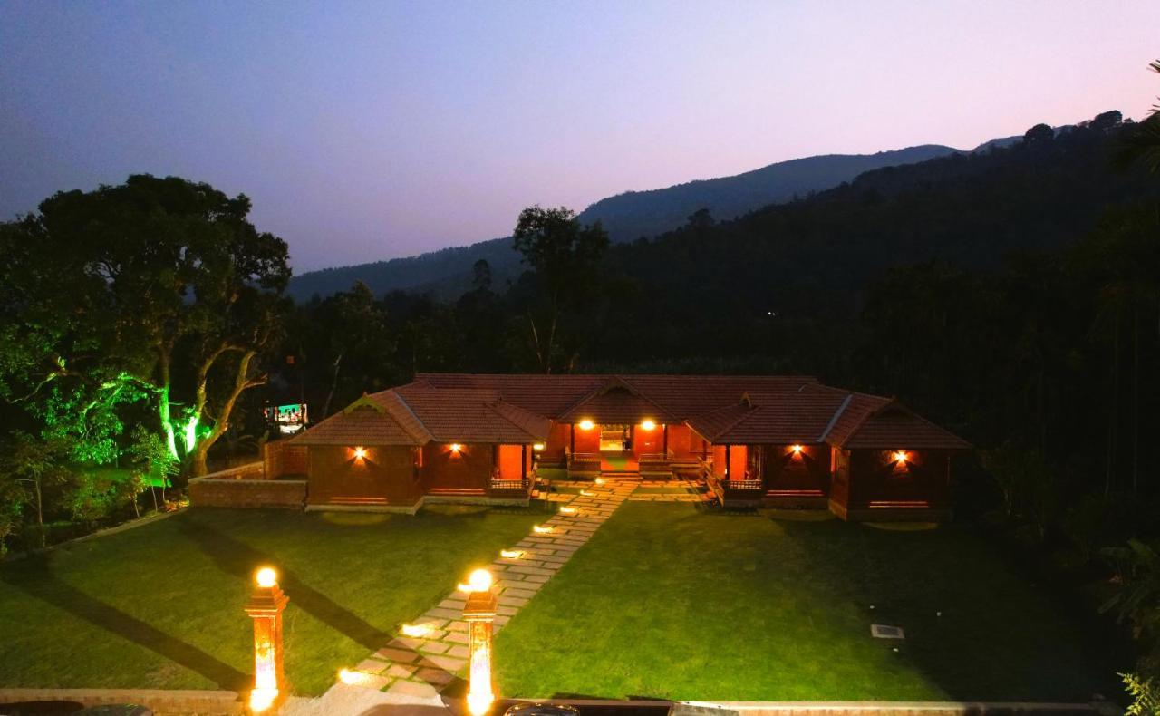 Parampara Resort By Malnadstays Kalasa Esterno foto