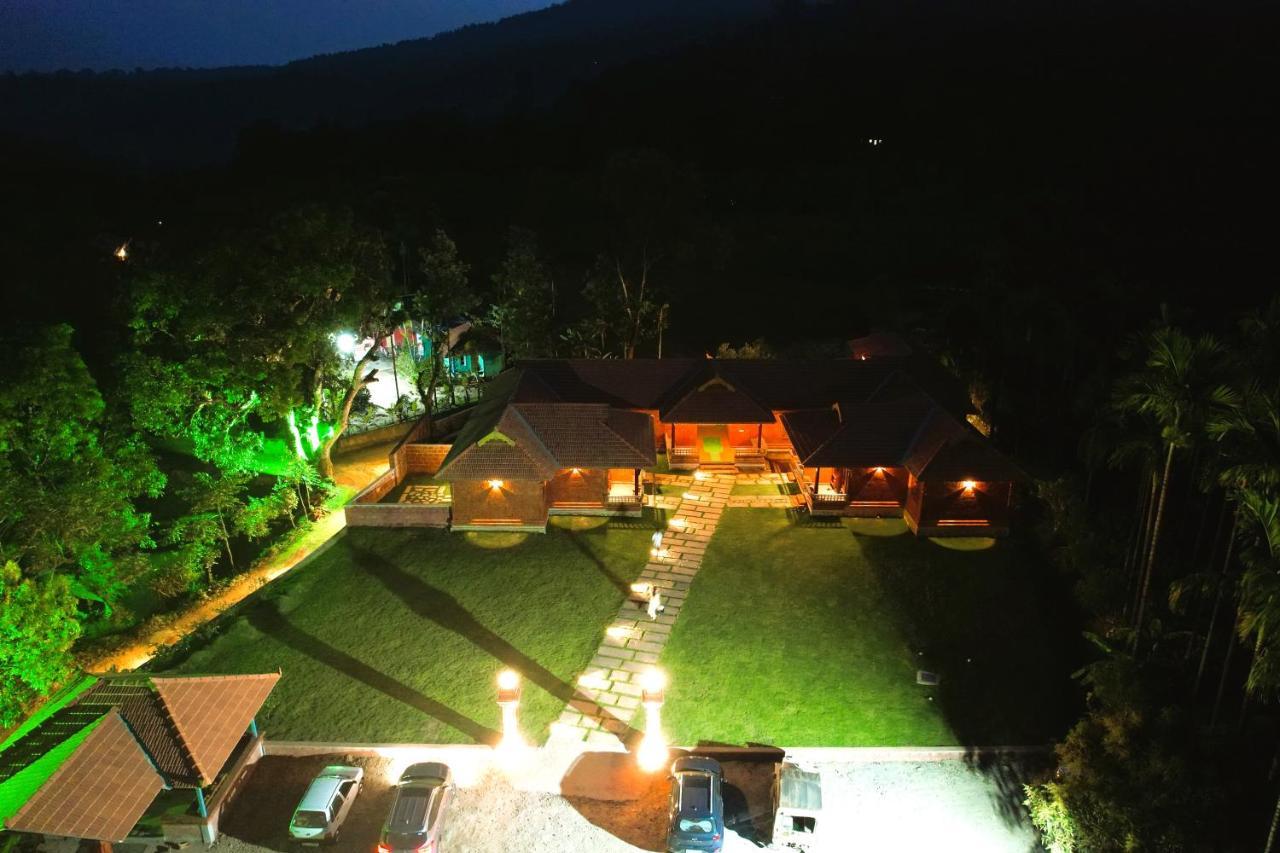 Parampara Resort By Malnadstays Kalasa Esterno foto