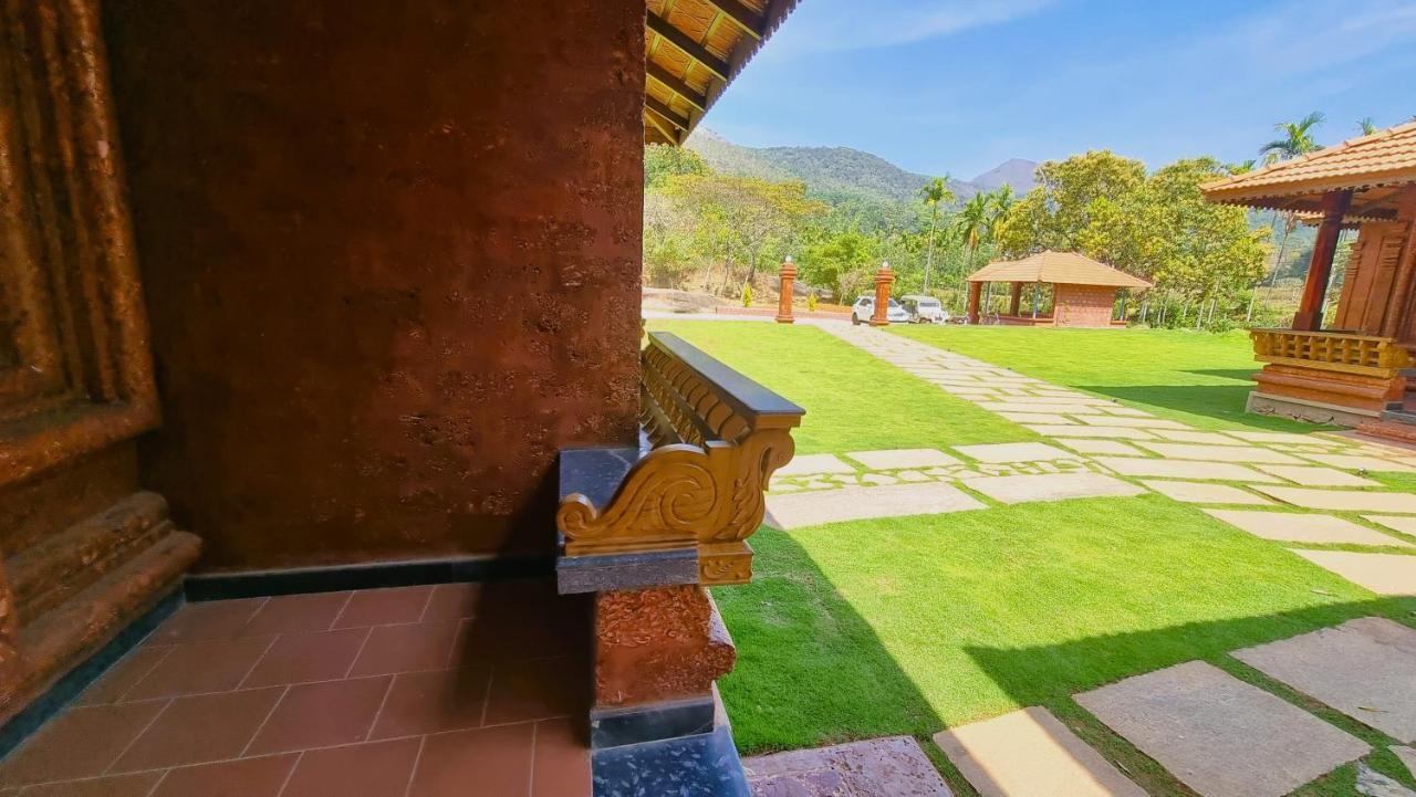 Parampara Resort By Malnadstays Kalasa Esterno foto